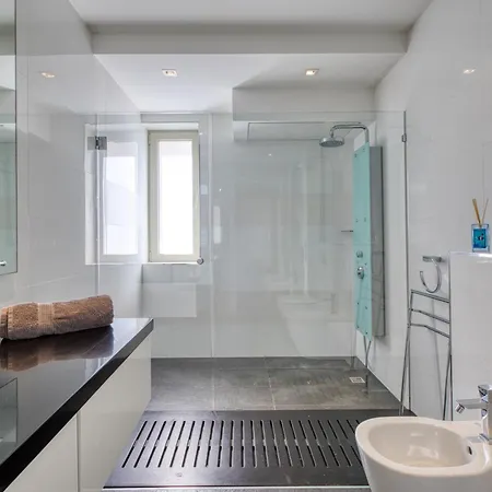 New! Luxury With Breathtaking Views & Private Pool, By Sf Homes Lejlighed *